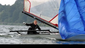 Catharina Gauda geht in Kiel mit ihrem Musto Skiff an den Start. © R. Abratis
