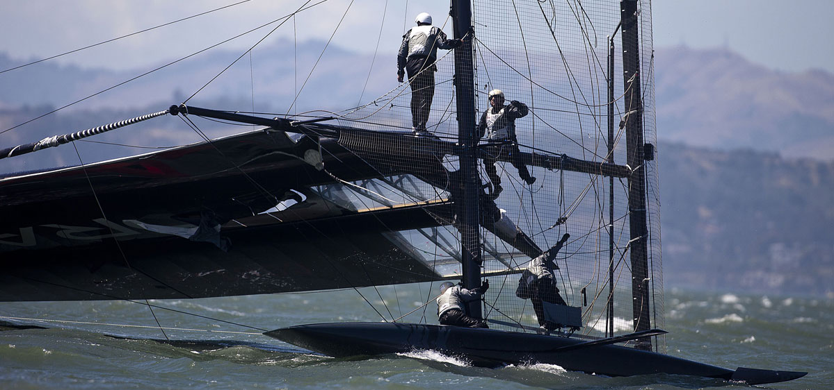 Russell Coutts AC45 Kat nach der Kenterung in der San Francisco Bay. © G.Grenier/Oracle Racing Russell Coutts AC45 Kat nach der Kenterung in der San Francisco Bay. © G.Grenier/Oracle Racing