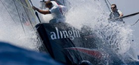 Alinghi zu seinen besten Zeiten beim 32. Cup in Valencia. © Alinghi