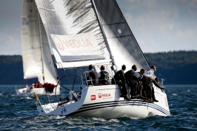 Das Veolia-Team hängt sich rein bei der X35-WM vor Aarhus. © Mick Anderson
