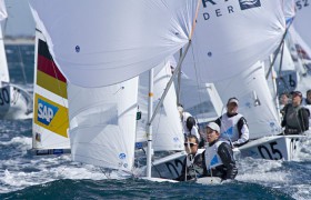 Ferdinand Gerz und Patrick Follmann fahren im 470er für Deutschland zu Olympia. © Ocean Images