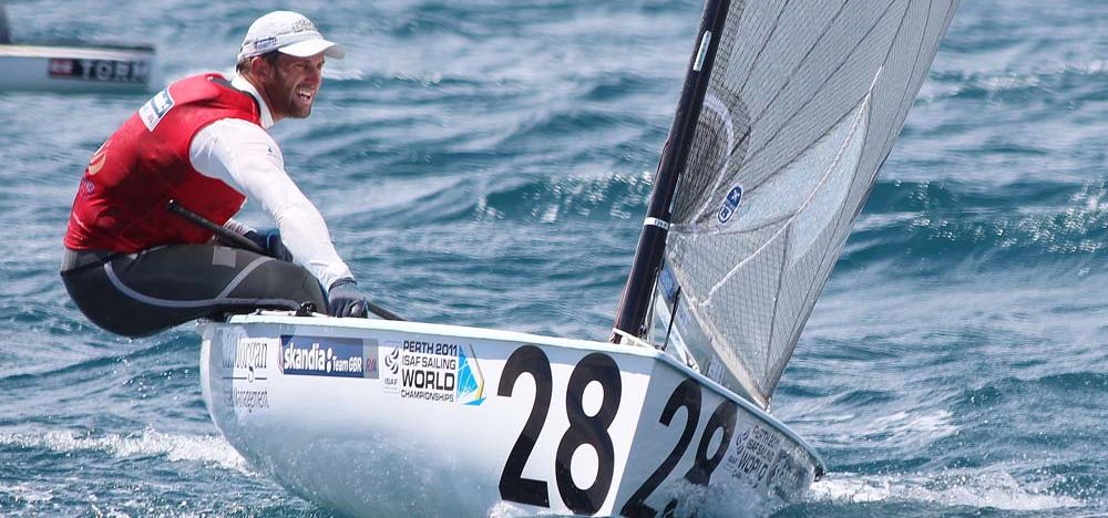 Ben Ainslie hat die Finn Konkurrenz eigentlich im Griff. Dennoch rastete er aus. © Robert Deaves/IFA