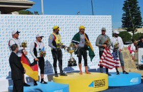 Lange ist es her. Ein deutsches Team auf dem Treppchen einer Olympiaklassen WM. © Ocean Images
