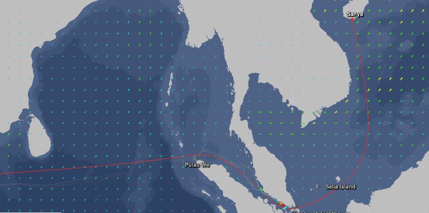 Die Straße von Malakka ist fast geschafft. Im Südchinesischen Meer warten harte Bedingungen. Sanya (grün) segelt auf dem Weg zum Heimathafen bisher chancenlos hinterher.