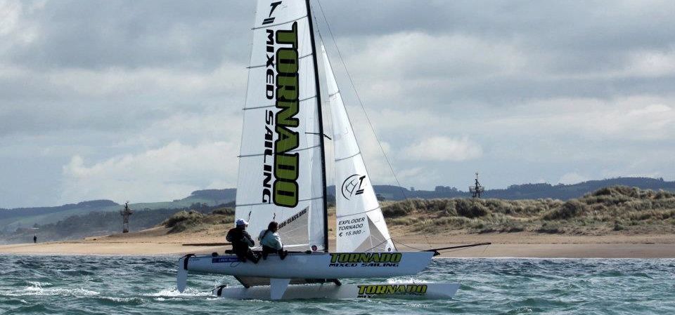 Der neue One-Design-Tornado für 15900 Euro vor Santander.