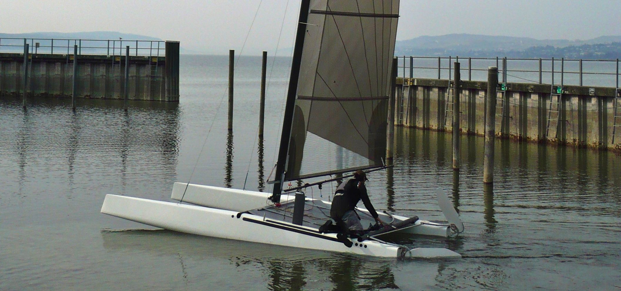 Allein auf weiter Flur in einem Hafen ohne Boote am Bodensee. © Christian Stock Allein auf weiter Flur in einem Hafen ohne Boote am Bodensee. © Christian Stock