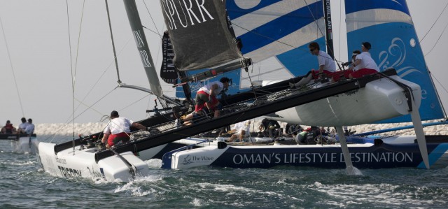 Das neue dänische Team mit Steuermann Jes Gram Hansen kämpft beim Debut im Oman um den Anschluss. © Lloyd Images
