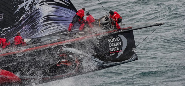 Puma hebt ab auf den ersten harten Amwind Meilen Richtung Kap Horn. © PAUL TODD/Volvo Ocean Race