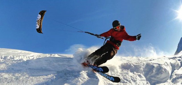 Option für Winter-Olympia? Skifahren mit dem Kite. © Aldiana