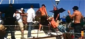Schlägerei bei der Eröffnung der Segelsaison in Kalifornien. Die Polizei greift ein.