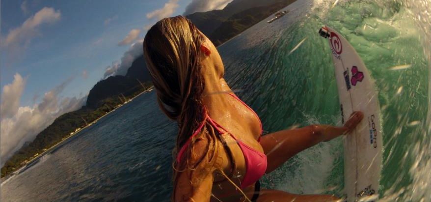 Alana Blanchard lauert auf eine Welle. © Blanchard Alana Blanchard lauert auf eine Welle. © Blanchard
