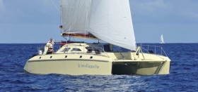 Der 15 Meter Katamaran "La Medianoche", mit dem Mareike Guhr nach Neuseeland segelt © magsailde Der 15 Meter Katamaran "La Medianoche", mit dem Mareike Guhr nach Neuseeland segelt © magsail.de