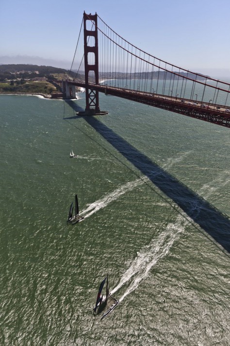 Die Manege ist San Francesco Bay, hier unter der Golden Gate Bridge © ORACLE Racing