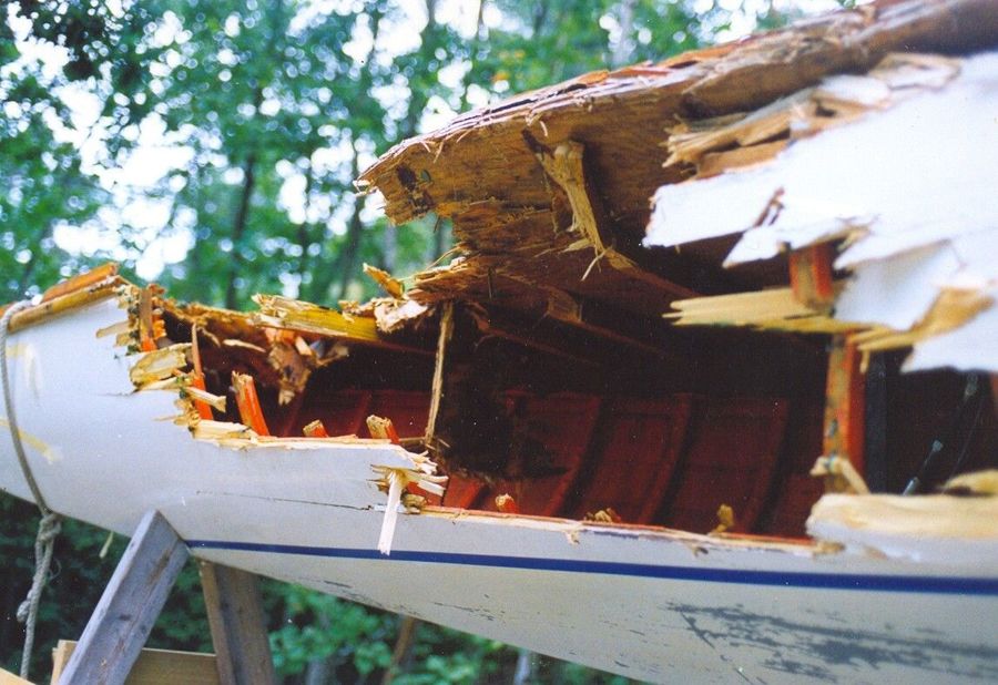 So sah Gerd VI 1994 nach der Kollision mit einem Motorboot aus, dessen Steuermann nicht aufgepasst hatte. © Archiv Behrend