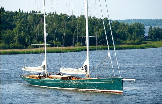 9. Die 67 m lange Hetarios gilt yachtbaulich und seglerisch mit ihren ganzen 230 t als Benchmark. © Baltic Yachts