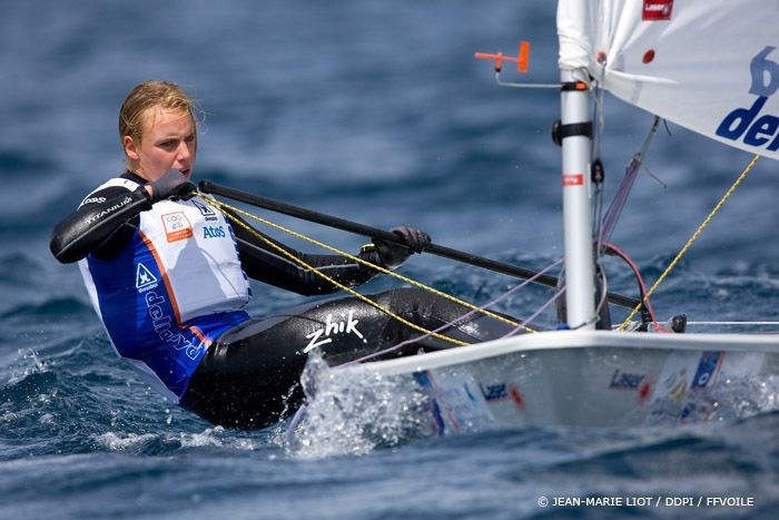 Die holländische Weltmeisterin Marit Bouwmeester lauert auf Platz drei © JM Liot / DPPI / FFvoile