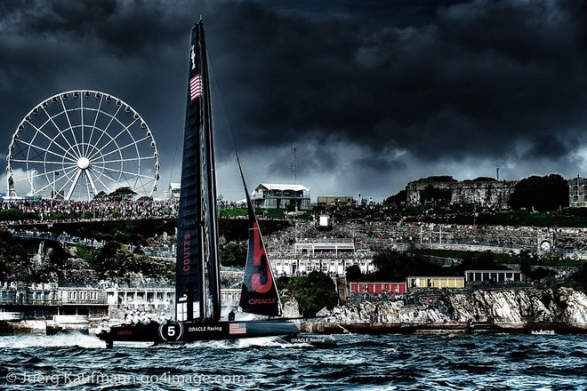 Russell Coutts vor dem Riesenrad in Plymouth. © Juerg Kaufmann