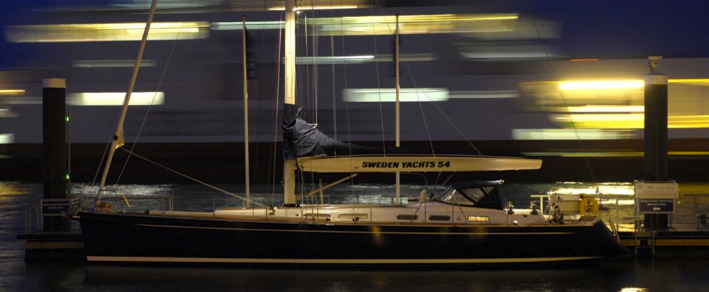 Peter Norlins zweitletzter Entwurf für Sweden Yachts, der 54-füßer von 2004 zeigt, wie der Schwede mit steilerem Vorsteven und gestreckten Vorschiffslinien gebremst mit der Zeit ging.  © Sweden Yachts