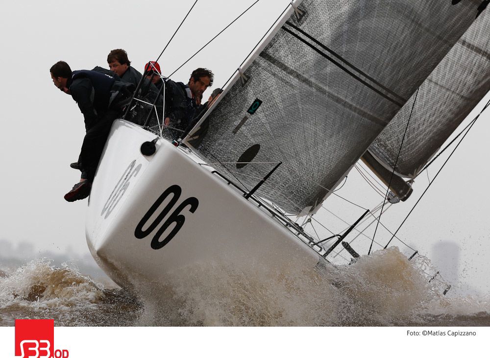 ...So kämpft sich das Sportboot ansehnlich nach Luv... © Matias Capizzano