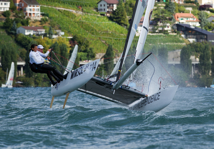 ...Dabei zeigen Roland und Nahid, dass sie auch als Mixed-Team auf Augenhöhe segeln können... © M. Kobel/www.mko.ch