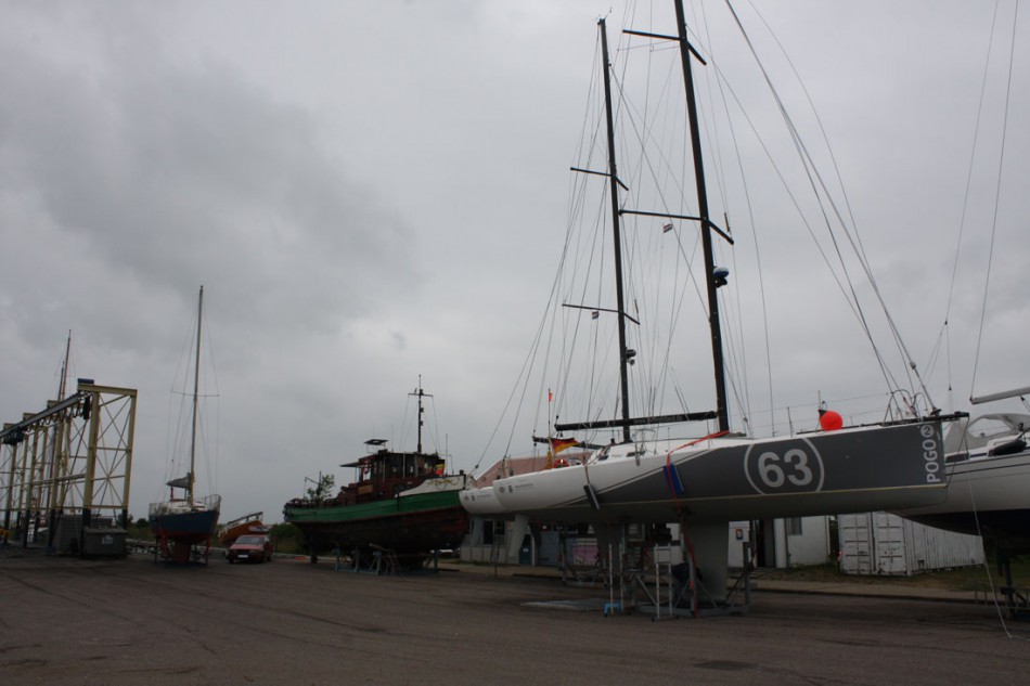 ...neben den zwei Pogo 40 von Island Sailing, die zum grauen Wetter passen. Die gute Vari... © SegelReporter.com