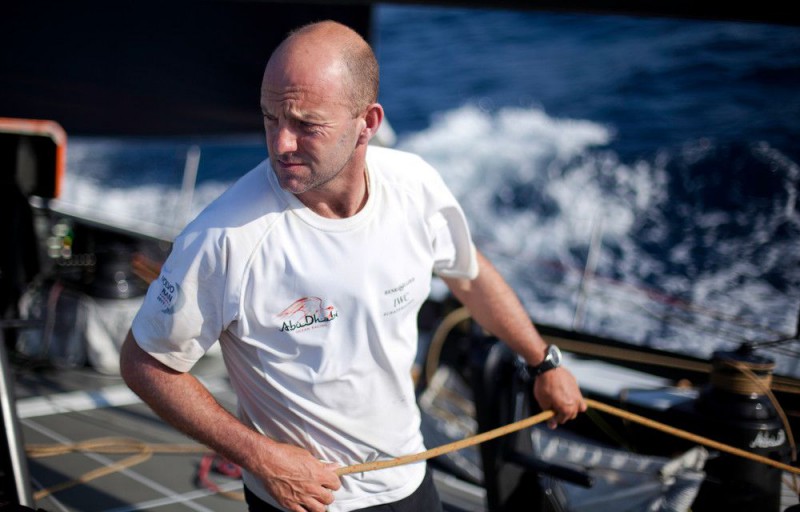 ...Skipper Ian Walker sieht entsprechend griesgrämig aus. Die einzigen taktischen...  © Nick Dana/Abu Dhabi Ocean Racing/Volvo Ocean Race