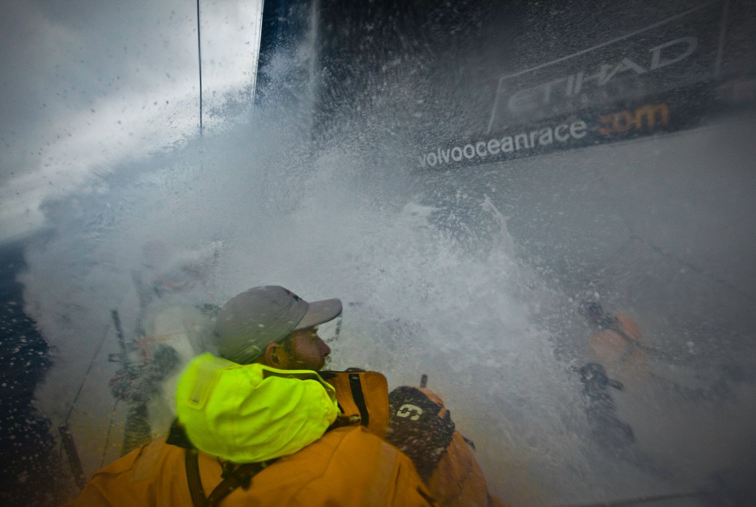 ...Sqalls in den Doldrums können auch mächtig Druck bringen. Dann wird es...© Nick Dana/Abu Dhabi Ocean Racing/Volvo Ocean Race