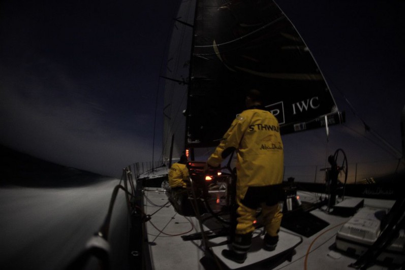 Abu Dhabi Ocean Racing rast in die erste Nacht, bevor der Mast bricht... © Nick Dana/Abu Dhabi Ocean Racing/Volvo Ocean Race