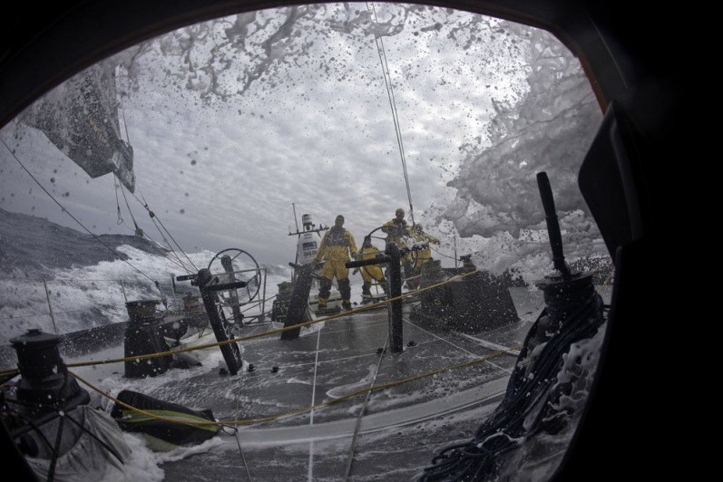 ...Die Am-Wind-Bedingungen im Mittelmeer sind das Heftigste, was die Crews bisher erlebt haben. © Nick Dana/Abu Dhabi Ocean Racing/Volvo Ocean Race