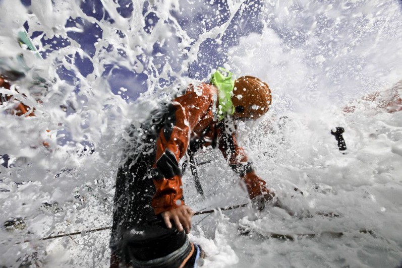 Charles Caudrelier bekommt auf Groupama den imosantesten Einlauf seines Lebens... © Yann Riou/Groupama Sailing Team/Volvo Ocean Race Yann Riou/Groupama Sailing Team/Volvo Ocean Race