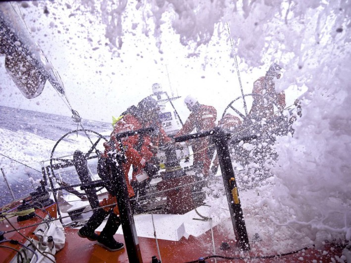 ...Er kann wieder raus in den Kampf. © Hamish Hooper/CAMPER ETNZ/Volvo Ocean Race