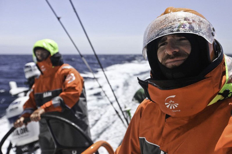 Match Race Spezialist Erwan Israel mit offenem Visier. Er musste inzwischen auch schon an einer Kopfwunde genäht werden.  © Yann Riou/Groupama Sailing Team/Volvo Ocean Race