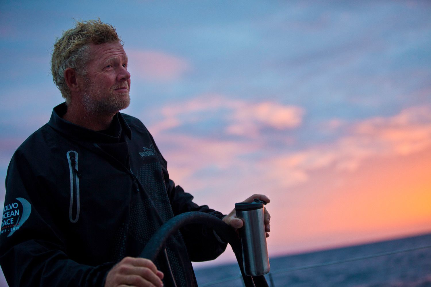 ...Kurze Zeit war Puma mit dem hühnenhaften Tony Mutter in Reichweite. Aber dann zog die Katze davon.  © Amory Ross/PUMA Ocean Racing/Volvo Ocean Race