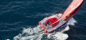 "Estrella Damm" ist so gerade noch durch die Doldrums gerutscht und wird die Führung übernehmen, wenn die ersten beiden Boote nach Brasilien abdrehen © FNOB