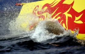 Der rote Drachen siegte 2007 in 20 Rennen nur einen Punkt, als BMW Oracle mit einem Schaden zurückfiel. © China Team/Rémi Villard