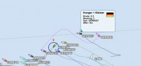 Pfadfinder Start bei der 505er WM. Hunger/Kleiner warten in Luv auf den "Hasen" (S), hinter dem sie durch müssen.