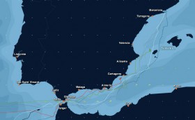 Karte vom 7.4. Boris Herrmann nähert sich der Straße von Gibraltar. "Renault" und "Estrella Damm" kreuzen an der spanischen Küste Richtung Barcelona.