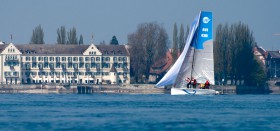 Wenig Wind im Konstanzer Trichter am Bodensee. Der Longtze Gennaker hängt wie ein nasser Sack. © www.mono22.de
