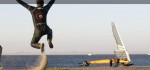 Speed-Pilot Paul Larsen, der schnellste Mensch unter Segeln hebt ab. Er schafft einen unglaublichen Weltrekord. © Sailrocket