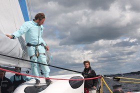 Der deutsche Hochsee-Held Boris Herrmann ist mit an Bord. Er hätte gerne so ein Schiff. © SegelReporter.com