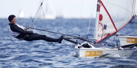 Iver Ahlmann streckt sich im Musto Performance Skiff zum Sieg beim ersten Auftritt der jungen Klasse. © www.segel-bilder.de/Kieler Woche