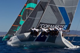 Enger Fight zwischen "Container" und "Quantum", einen Punkt trennen beide nach 4. Wettfahrten, aber der Rest der Flotte folgt auch schon im 1-Punkte-Abstand © Ian Roman/Audi MedCup