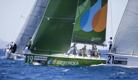 Die Soto40 Flotte kurz vor dem Start. Die "Iberdrola" gibt den Takt vor und es wird gesagt, dass sie in dieser Einheitsklasse einfach besser gesegelt wird. © Nico Martinez/Audi MedCup