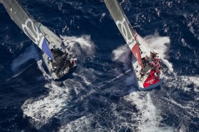 Schwestern unter sich. Die italienische "Audi Azzurra" (l.) war mit zwei Siegen Tagesbeste und segelte den deutschen Rennstallkollegen davon. © Guido Trombetta_Studio Borlenghi/Audi MedCup