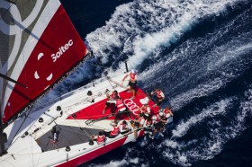 All4One on the run. Steuermann Schümann sitzt beim Power Reach an zweiter Position von vorne. Das Crewgewicht muss weit hinten platziert werden. © Stefano Gattini_Studio Borlenghi/Audi MedCup
