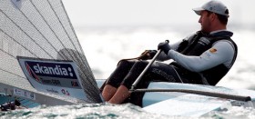 Ben Ainslie reitet sein Finn. In kürzester Zeit übernahm er wieder in seiner Klasse das Zepter. © Team GBR
