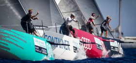 Enger Kampf an der Linie. Die Vorschiffsmänner von "Quantum", "Container", "All4One" und "Ran" dirigieren ihre Steuerleute zum Start. © Ian Roman/Audi MedCup