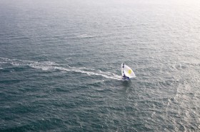 Einsam auf See. Bald werden die Mini-Piloten wie hier Thomas-Normand wieder in der Wasserwüste unterwegs sein. © C. Breschi