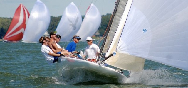 Eine A-Scow gibt alles am Lake Minnetonka in Minnesota © Melges