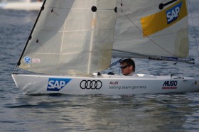 Der Newcomer in der paralympischen 2.4 Klasse Lasse Klötzing fügte Altmeister Heiko Kröger eine empfindliche Niederlage zu. Es ging schon um die Paralympics Qualifikation. © STG